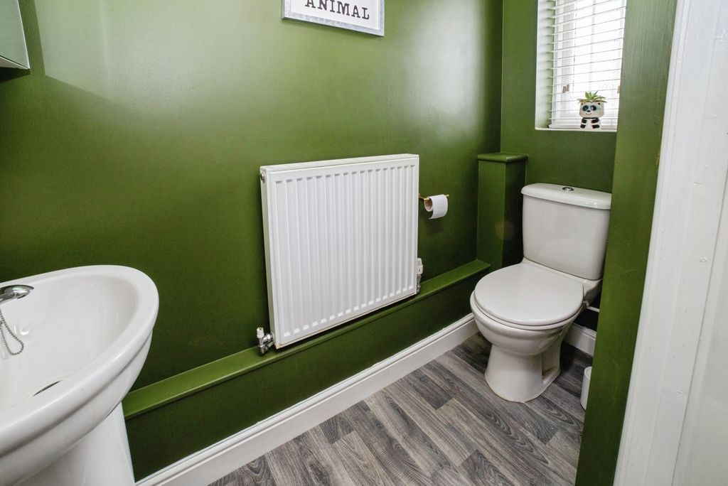 Property photo 3 of 16 Wc