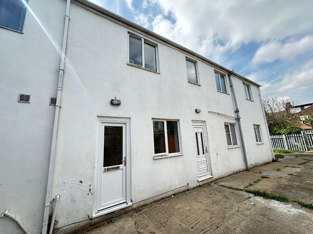 Property photo 1 of 9 4168900