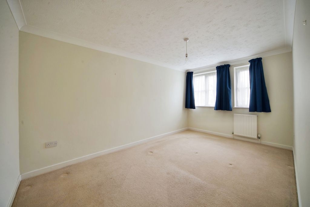 Property photo 2 of 17 Photo