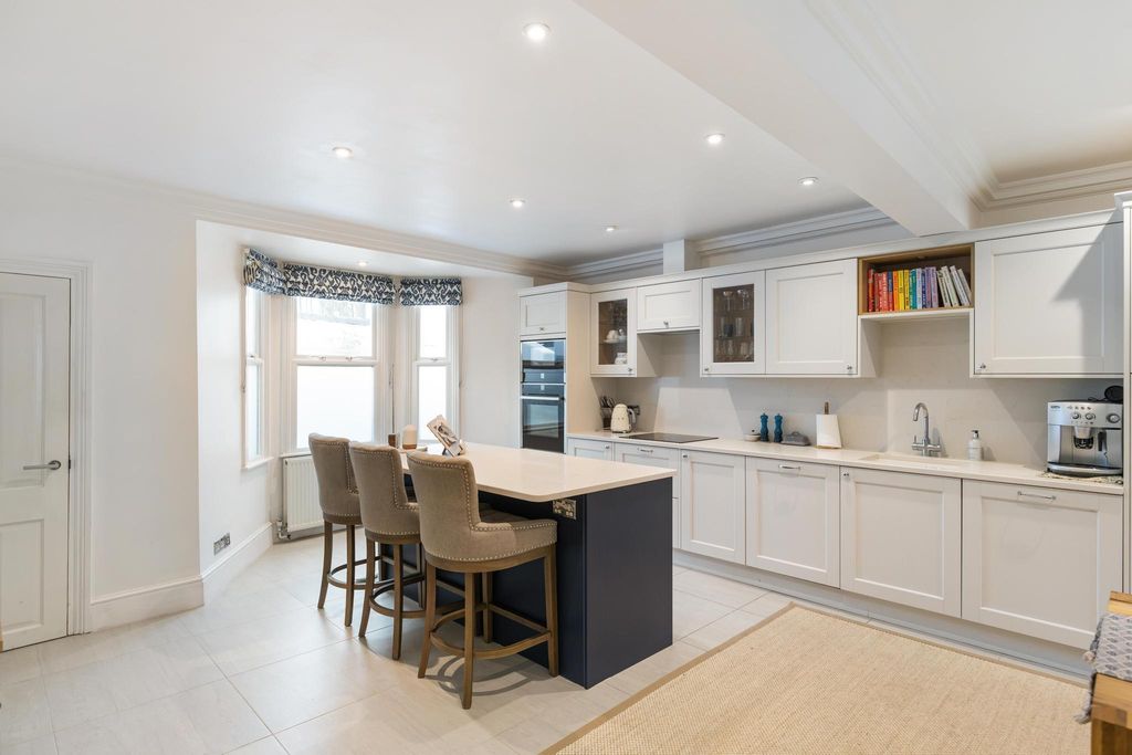 Property photo 1 of 15 Image