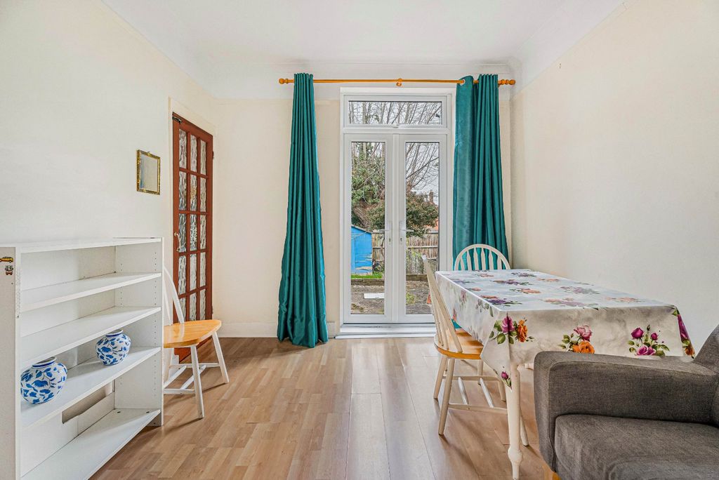 Property photo 3 of 10 Picture No. 19