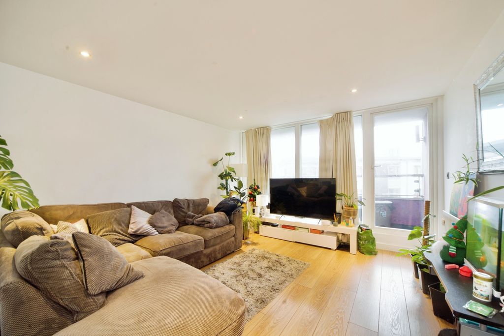 Property photo 2 of 18 Photography