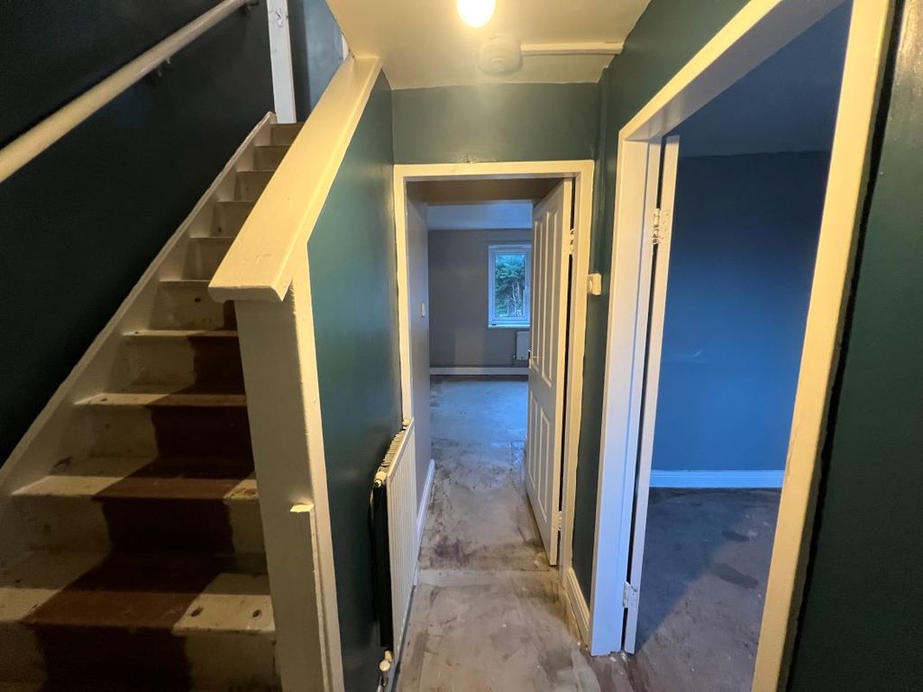 Property photo 3 of 27