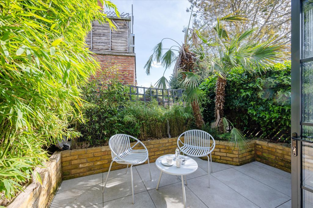 Property photo 2 of 11 Image