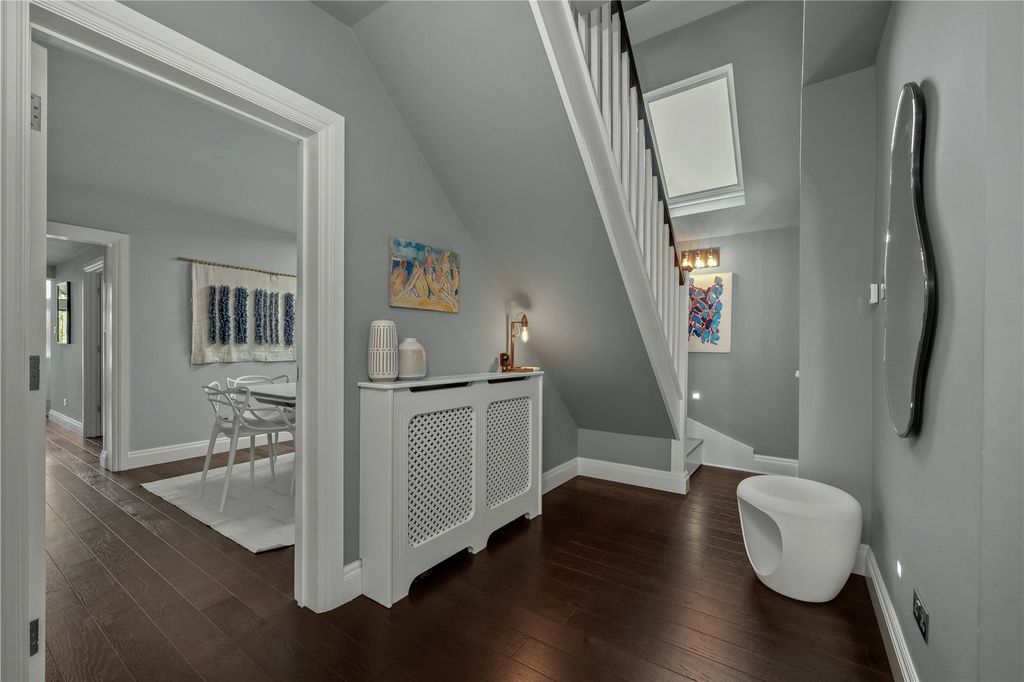 Property photo 3 of 26 Hallway