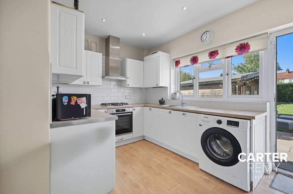 Property photo 2 of 24