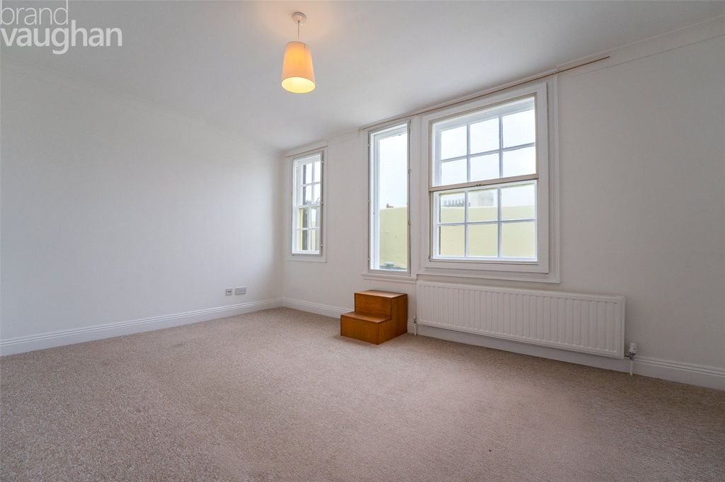 Property photo 2 of 9 Living Room