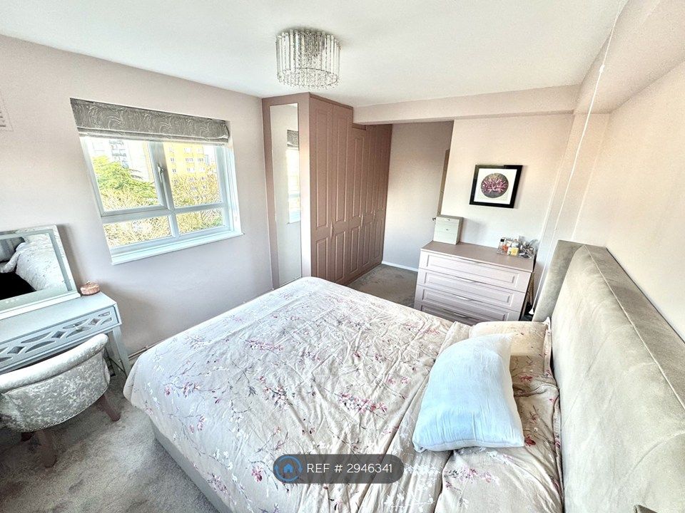 Property photo 2 of 8 Master Bedroom