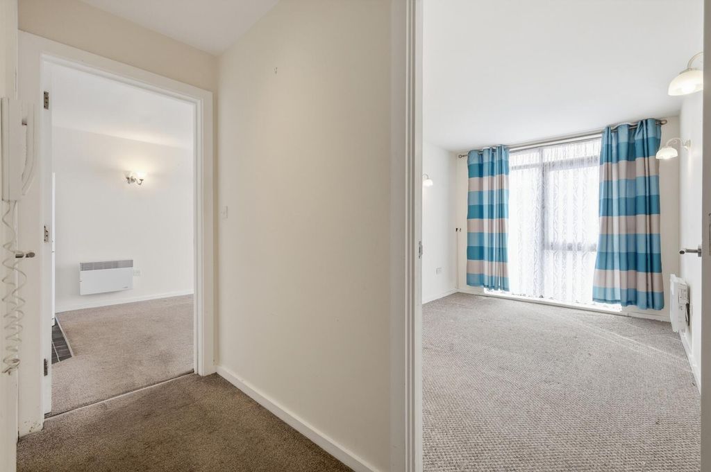 Property photo 3 of 12 Hallway