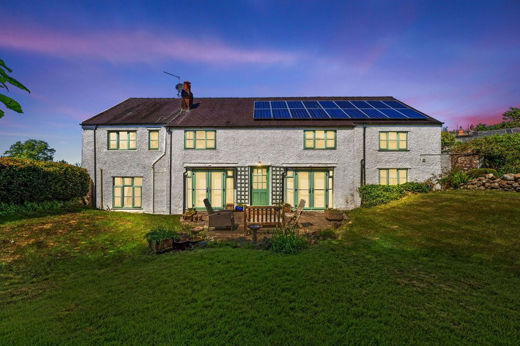 Property photo 1 of 44