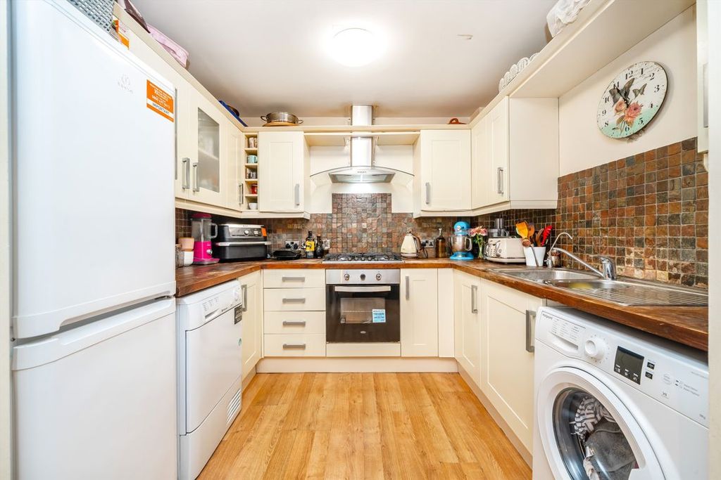 Property photo 3 of 5