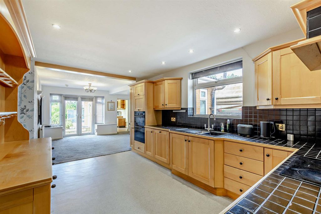 Property photo 3 of 19