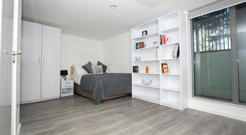 Property photo 1 of 11 Picture No. 12