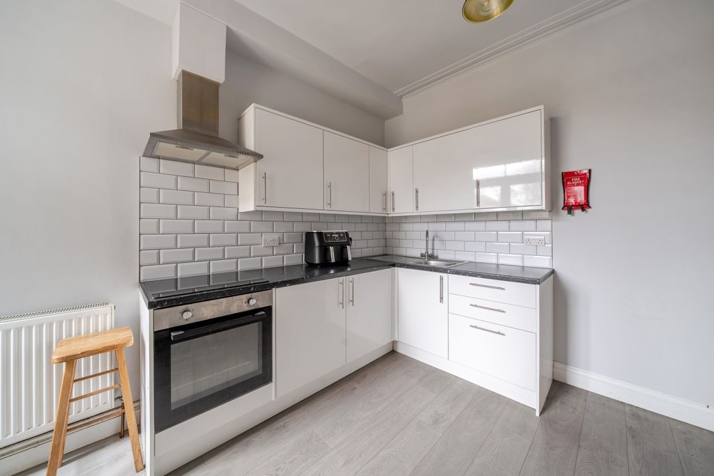 Property photo 3 of 24 1419999-9-69A1Ab5...