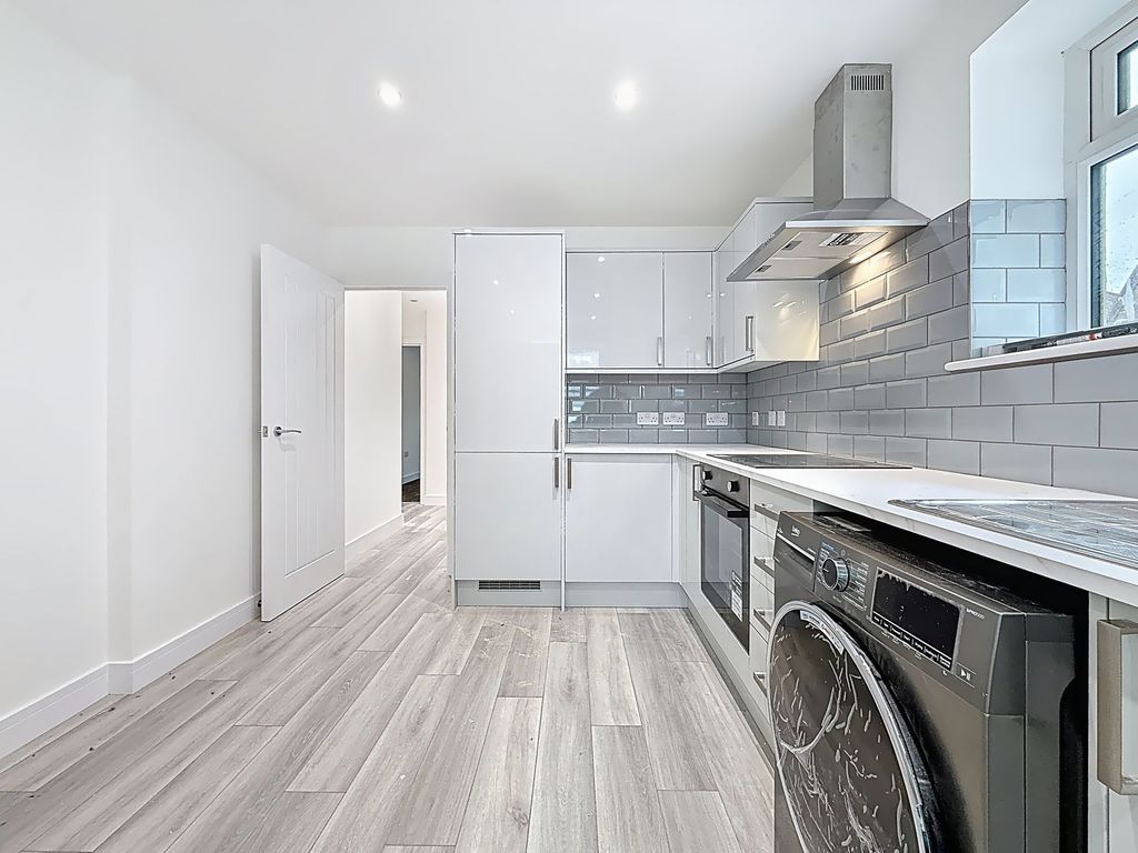 Property photo 3 of 10 Kitchen Area