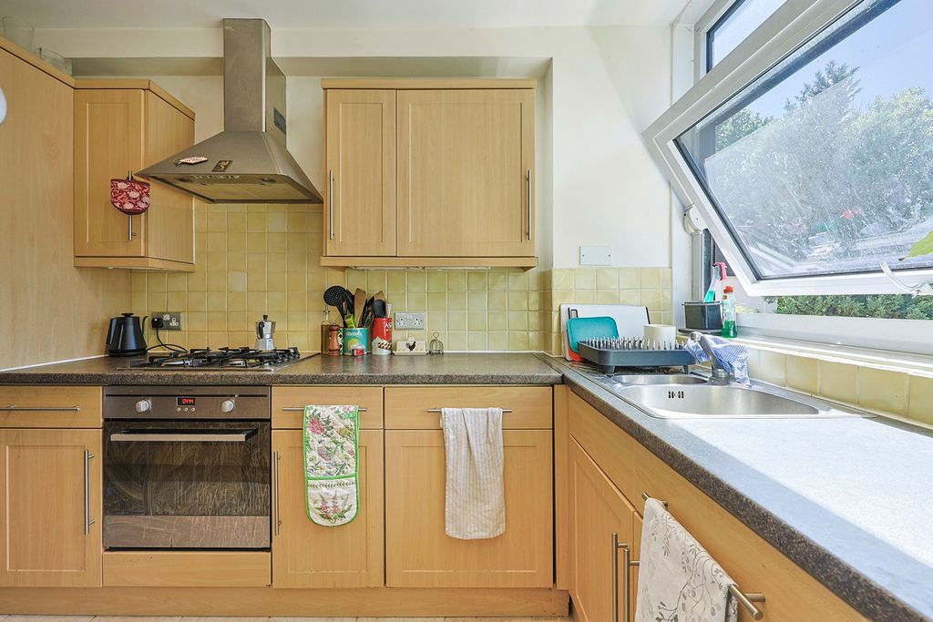 Property photo 3 of 22 Kitchen