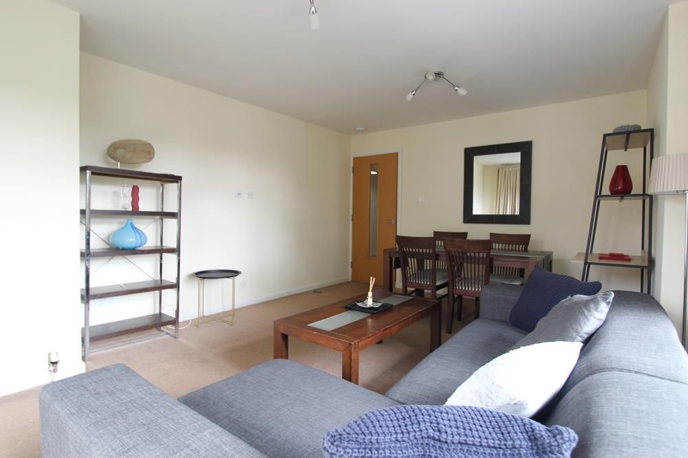 Property photo 1 of 13 Lounge