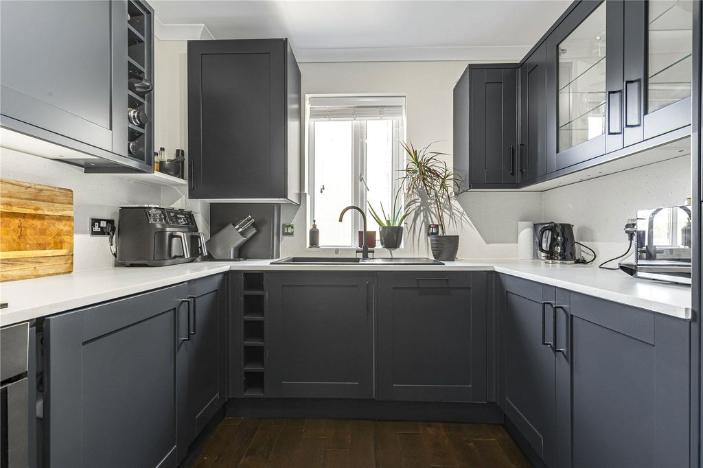 Property photo 3 of 10 Picture No. 01