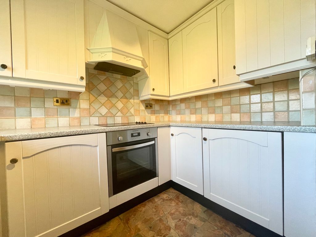 Property photo 2 of 21