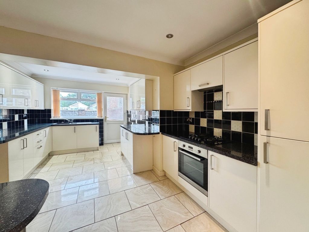 Property photo 2 of 23 5128712