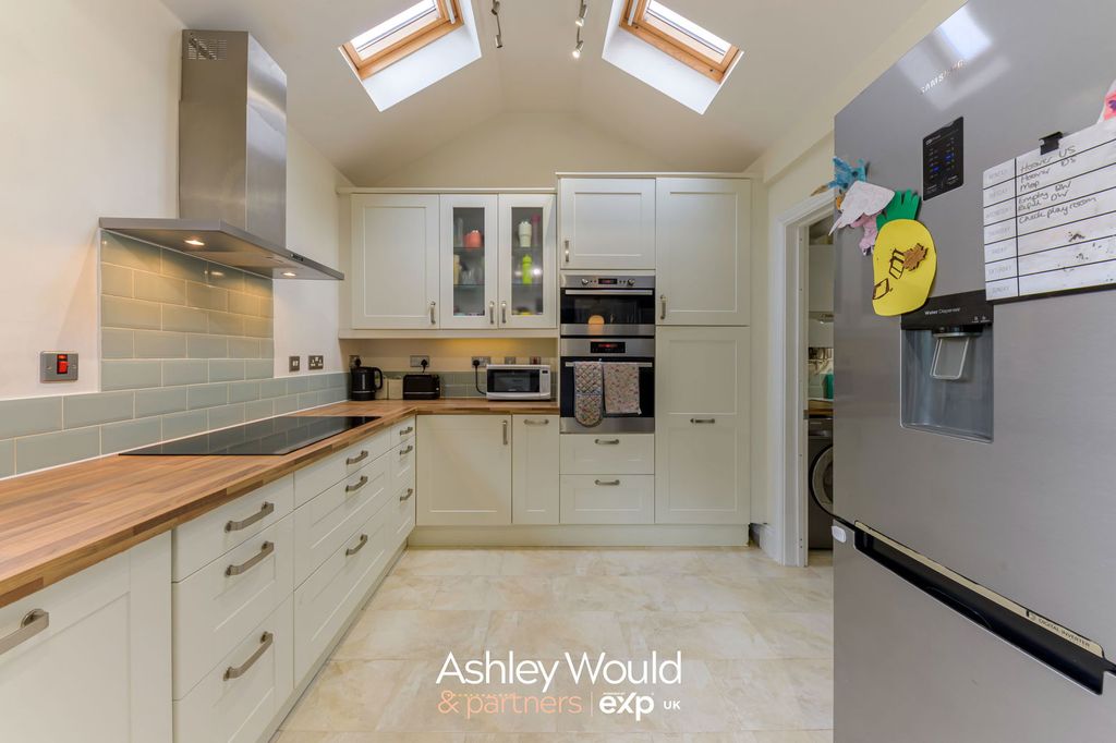 Property photo 3 of 24