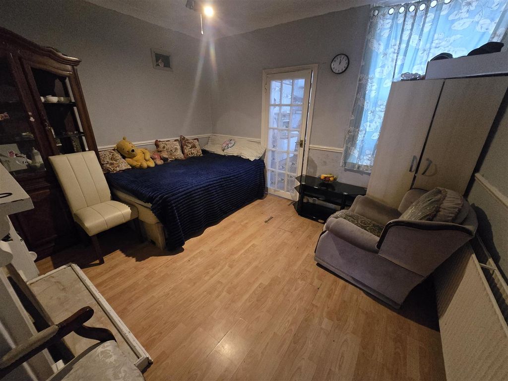 Property photo 3 of 7 Dining Room