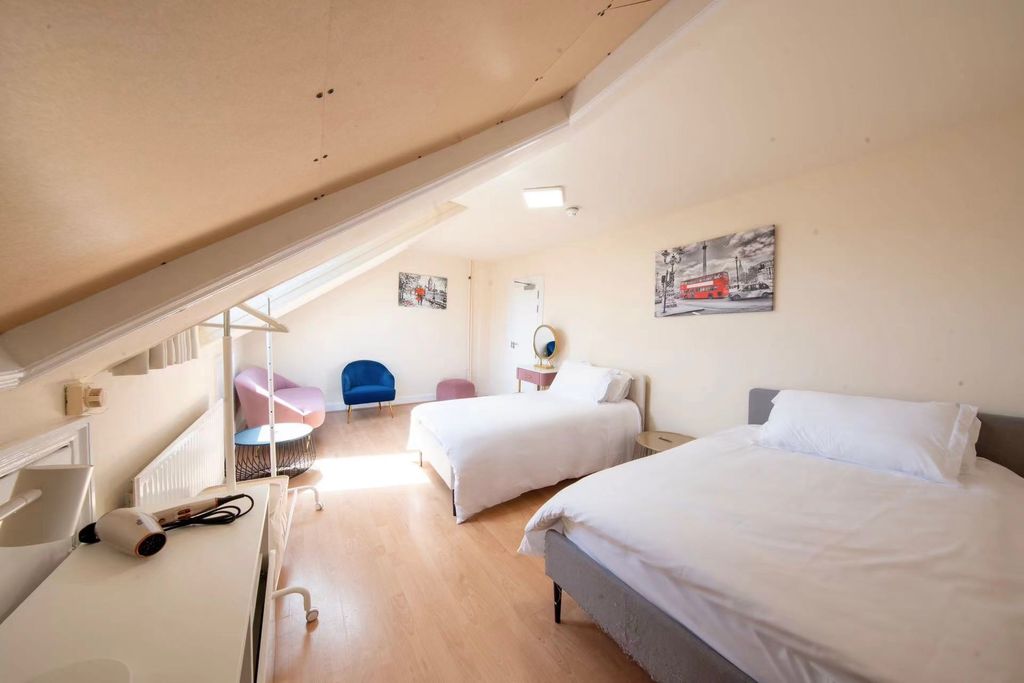 Property photo 3 of 26