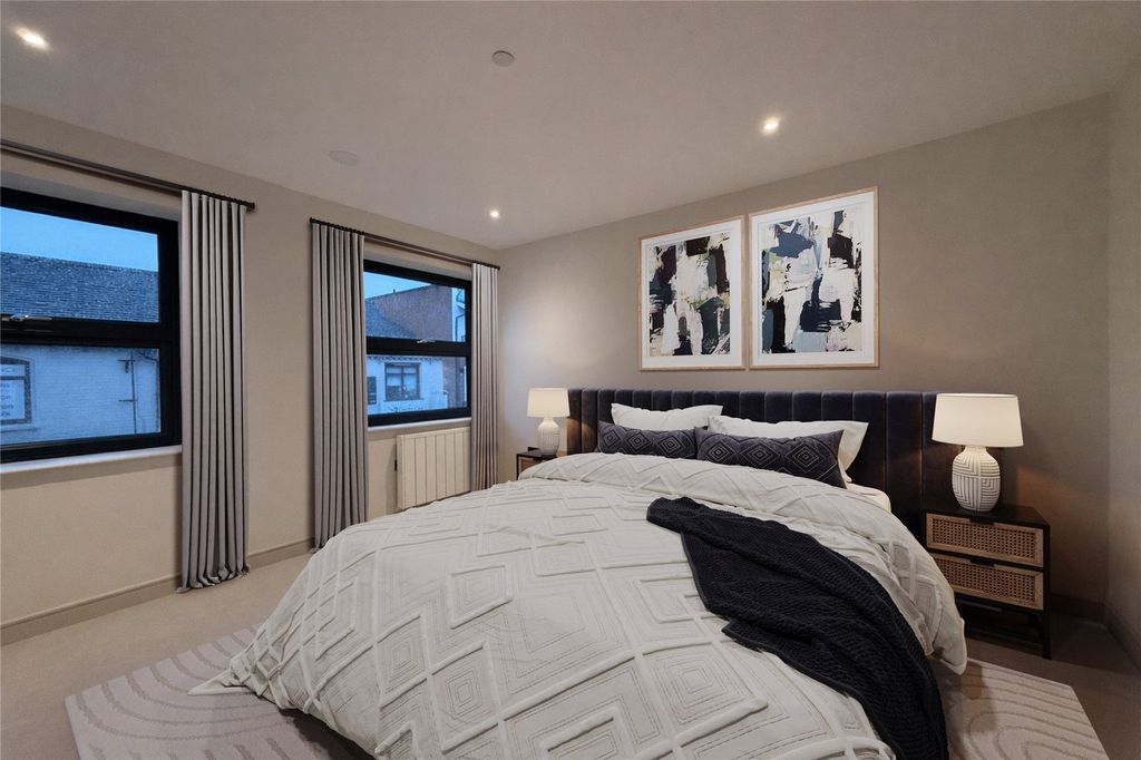 Property photo 3 of 7 Bedroom