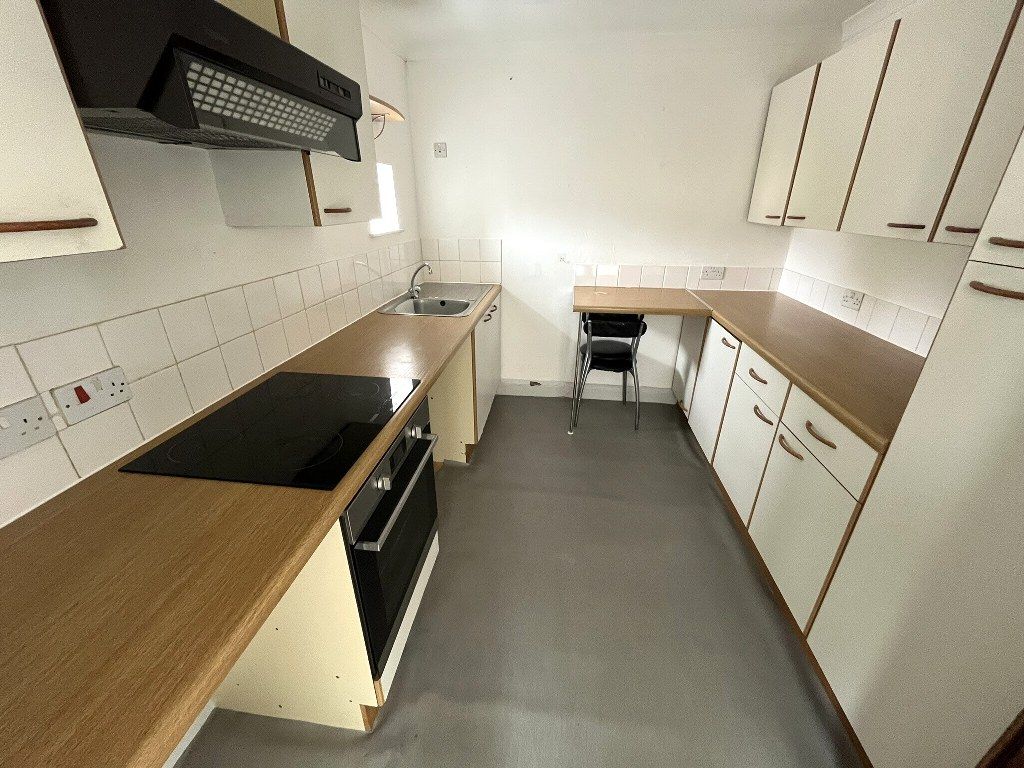 Property photo 2 of 4 Kitchen