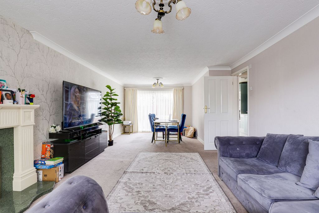 Property photo 3 of 19