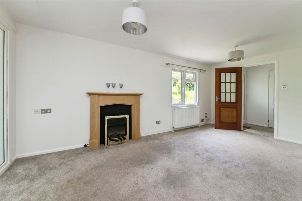 Property photo 2 of 14 Picture No. 11