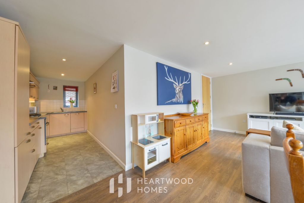 Property photo 3 of 21