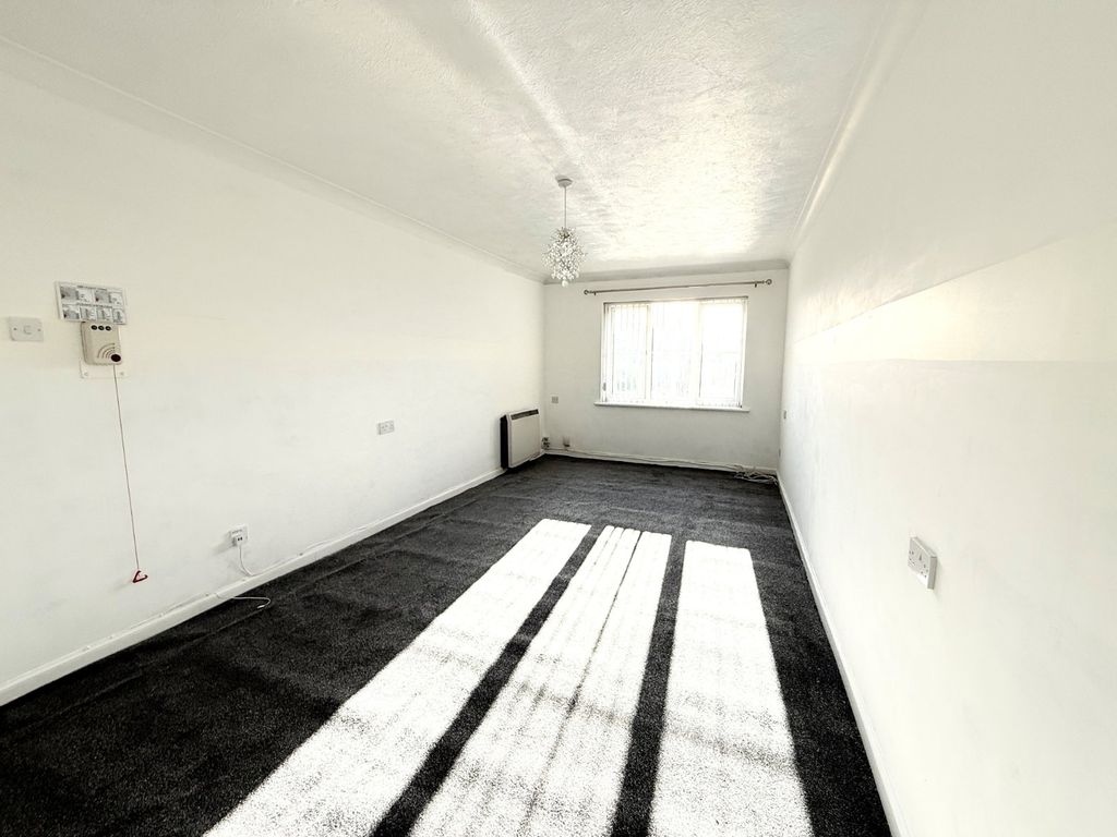 Property photo 3 of 5 Picture No. 05