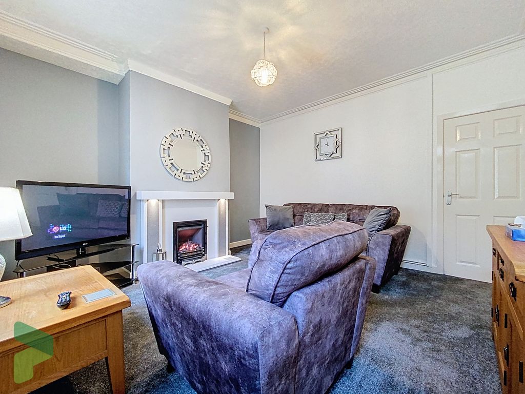 Property photo 3 of 18 Living Room