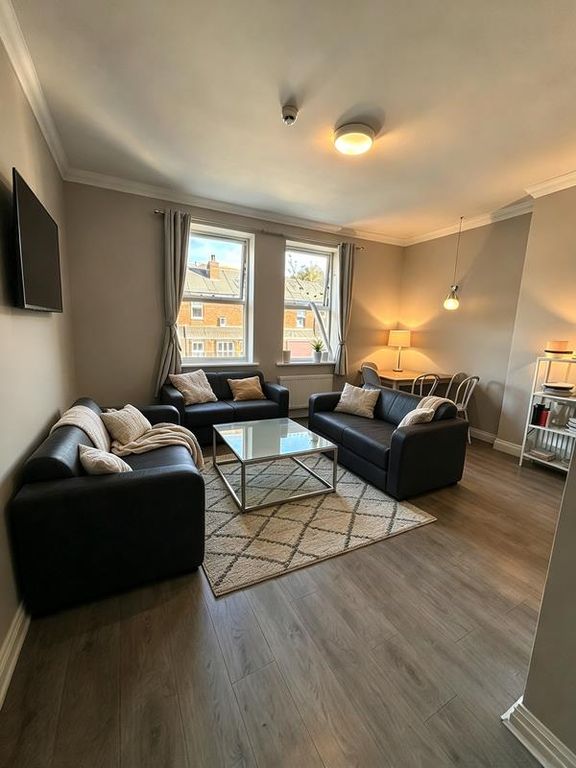Property photo 1 of 13 Living Room