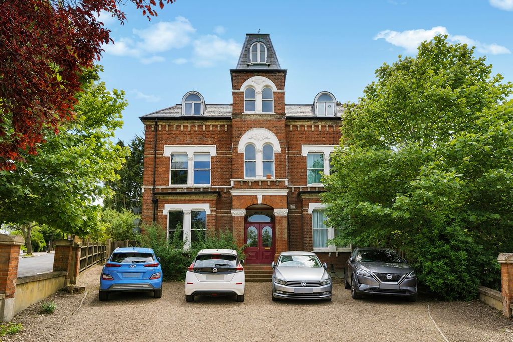 Property photo 1 of 12