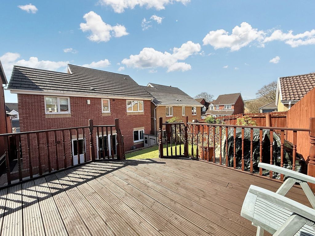 Property photo 2 of 39