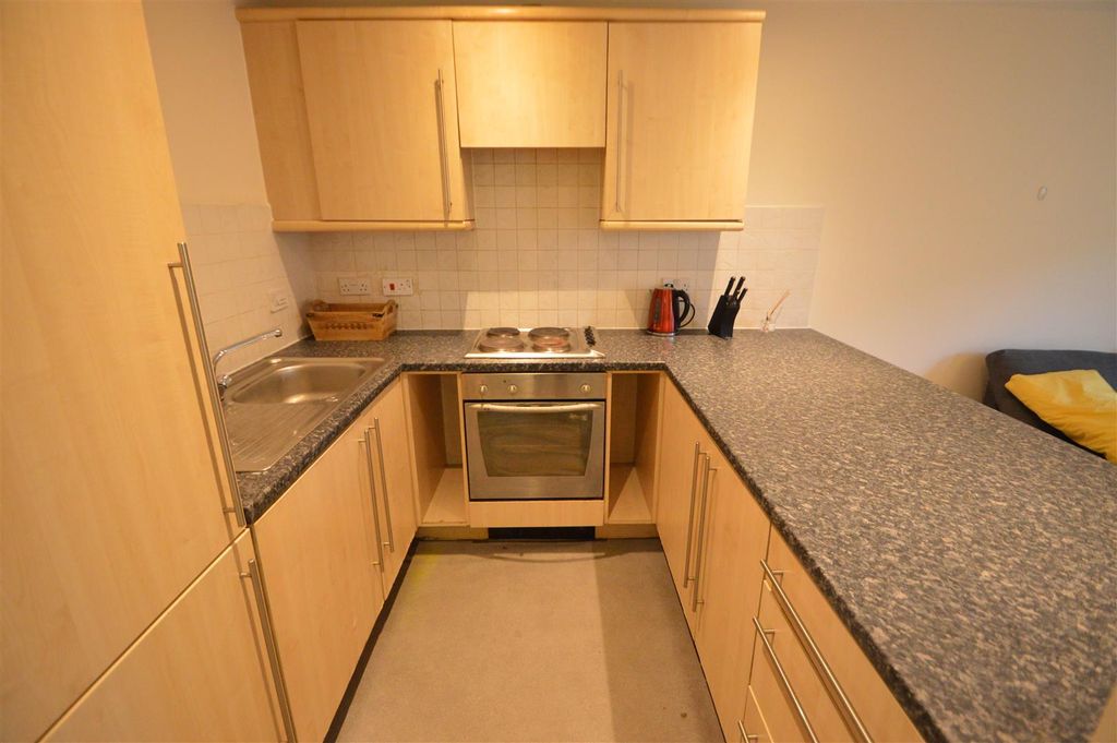 Property photo 3 of 6