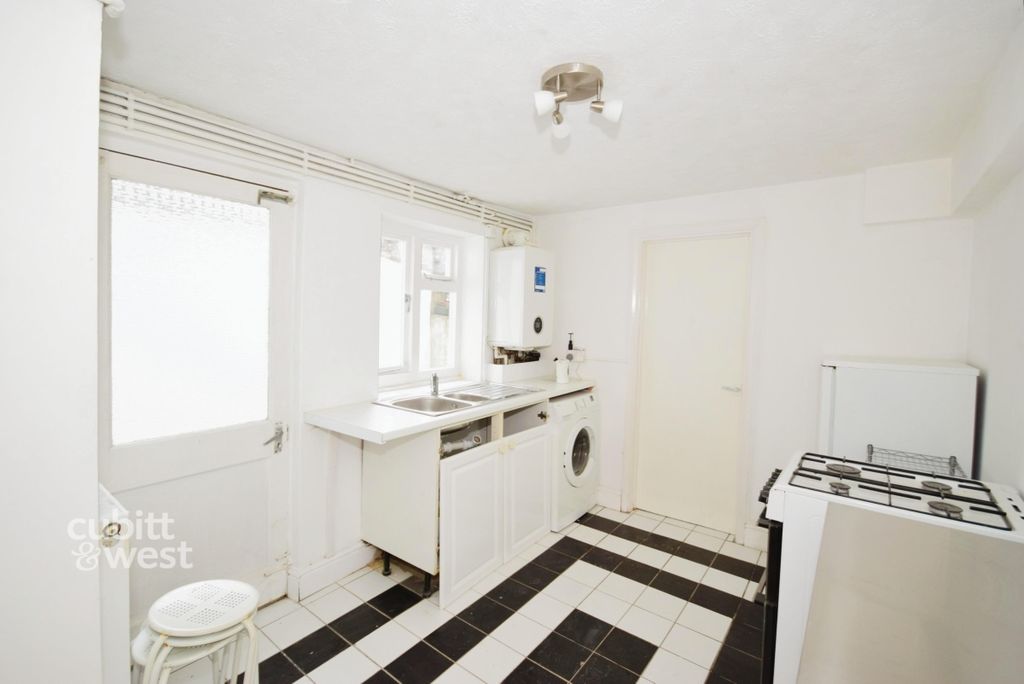 Property photo 3 of 10 Editedimage-395F7...