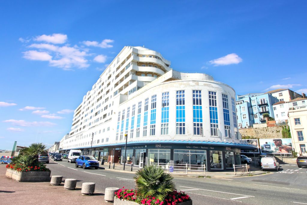 Property photo 1 of 16 144 Marine Court, St. Leonards-On-Sea, East Sussex Tn38 0Dz