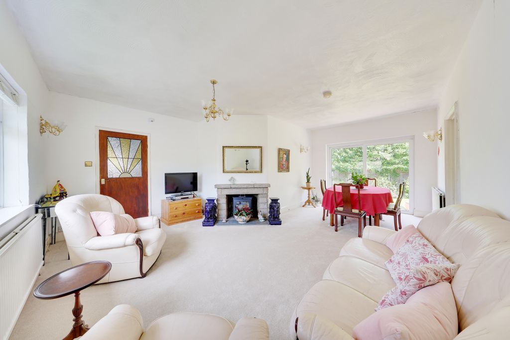 Property photo 2 of 19
