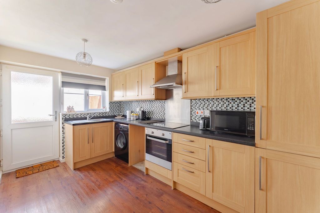 Property photo 2 of 16