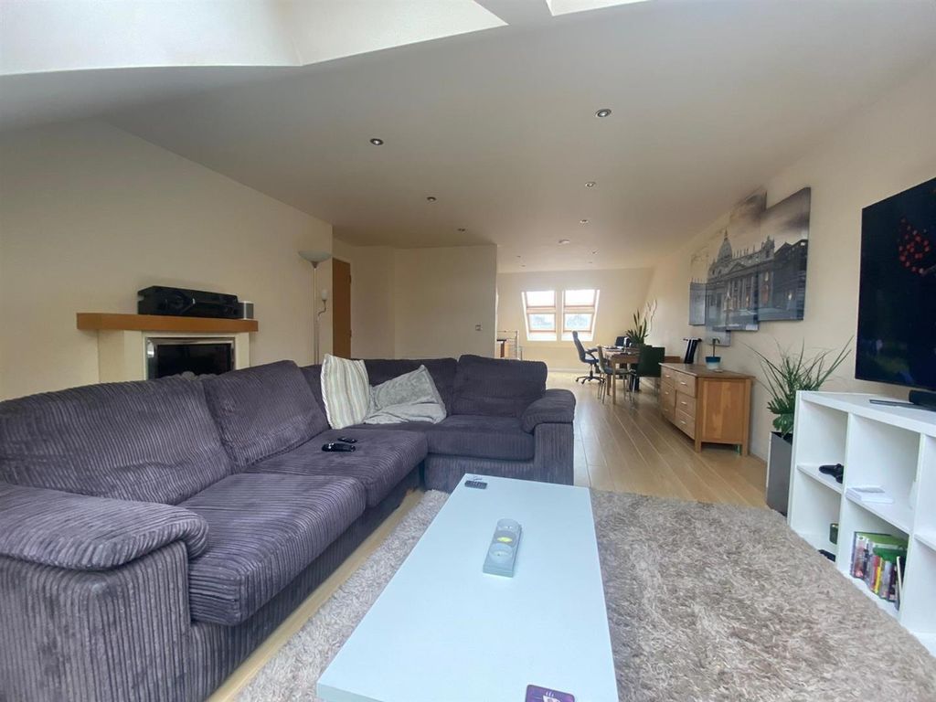 Property photo 2 of 9 15.Jpg