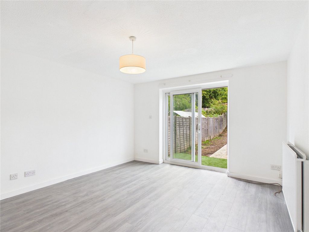 Property photo 3 of 13 Picture No. 02