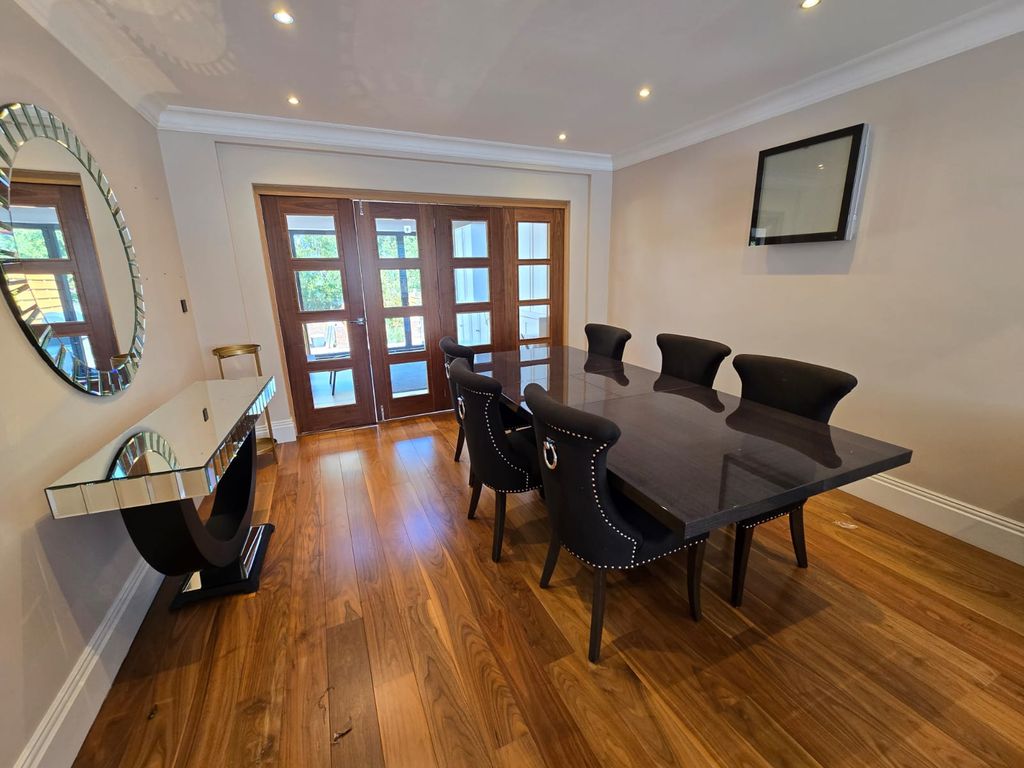 Property photo 1 of 44