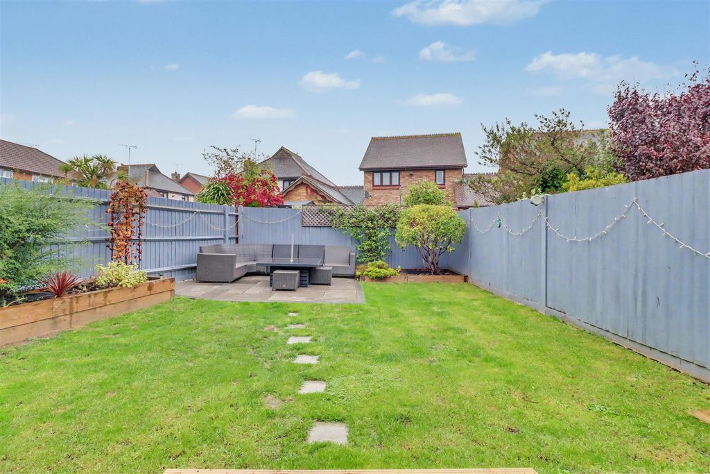 Property photo 2 of 17 5 Holme Walk-17.Jpg