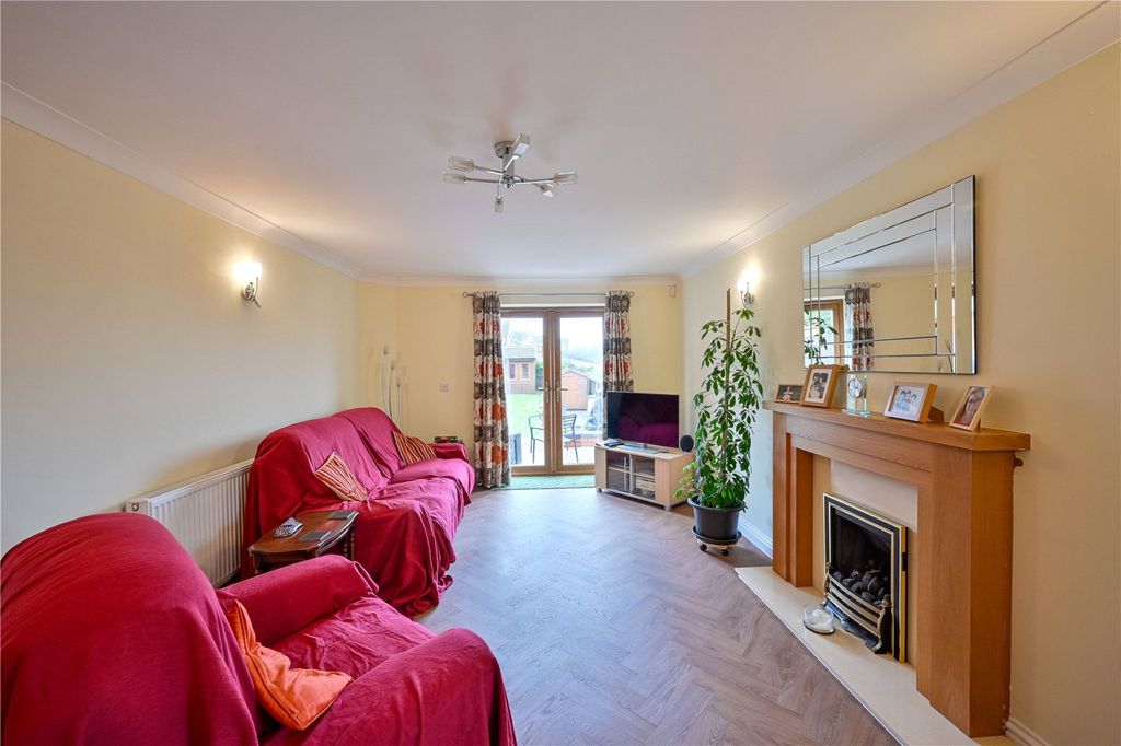 Property photo 3 of 35 Picture No. 24