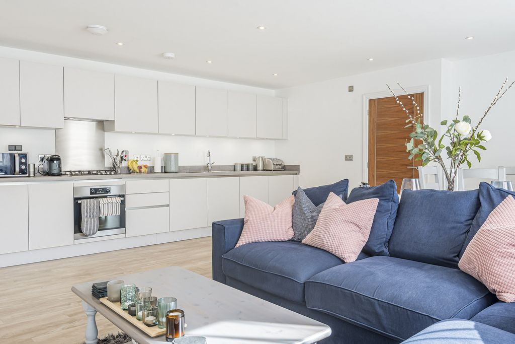 Property photo 3 of 21