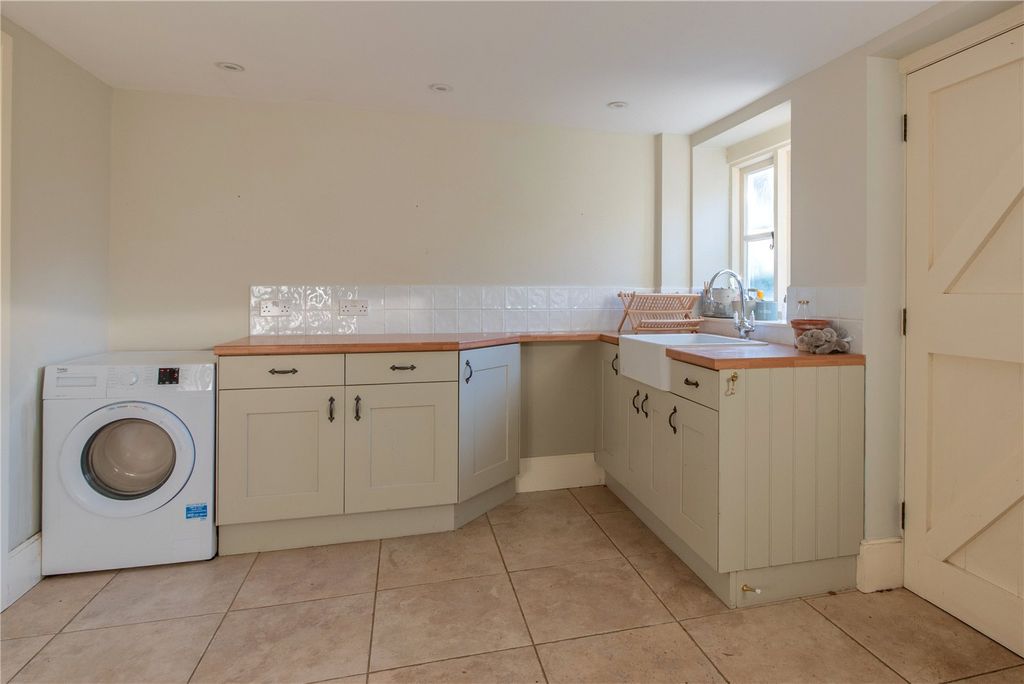 Additional image 19 of 5 bed terraced house for saleBridge Street, Hungerford, Berkshire RG17