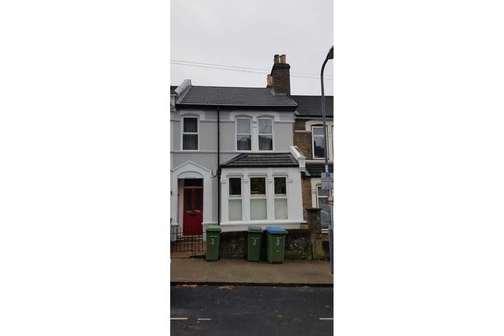 Property photo 1 of 14 Front View